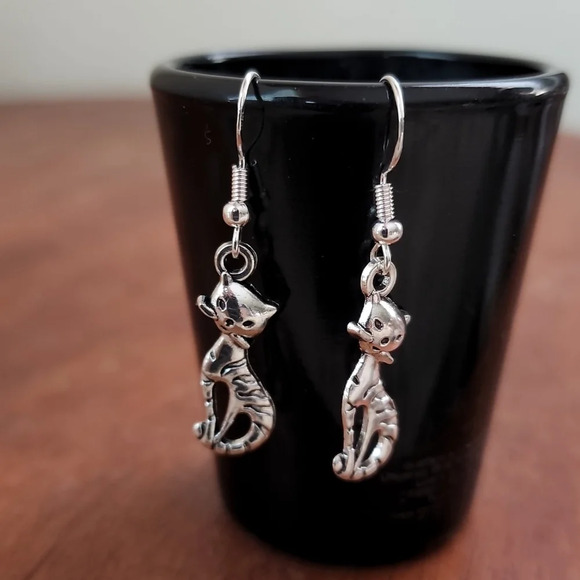 Cat Earrings - Picture 1 of 1